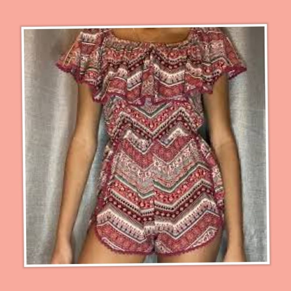 💕Rue21 Off Shoulder Shorts Romper With Crochet Trim Size XL